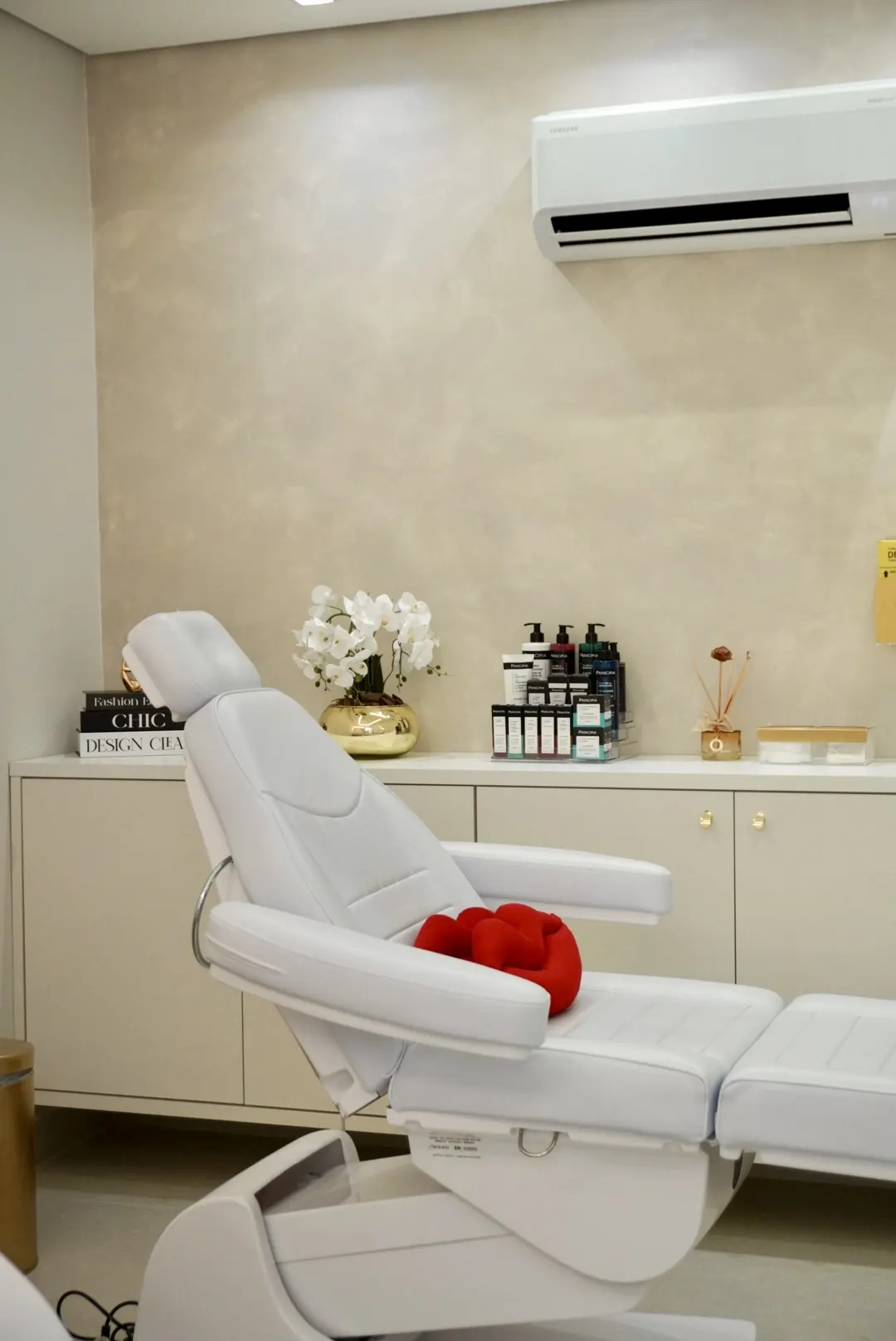 Ambiente de recepção da Six Aesthetics em Bragança Paulista